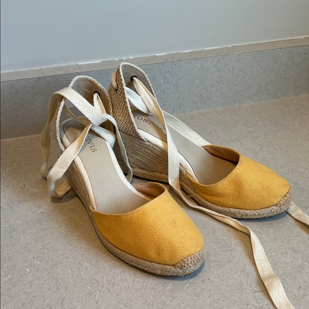 Chic Yellow Espadrille Wedges